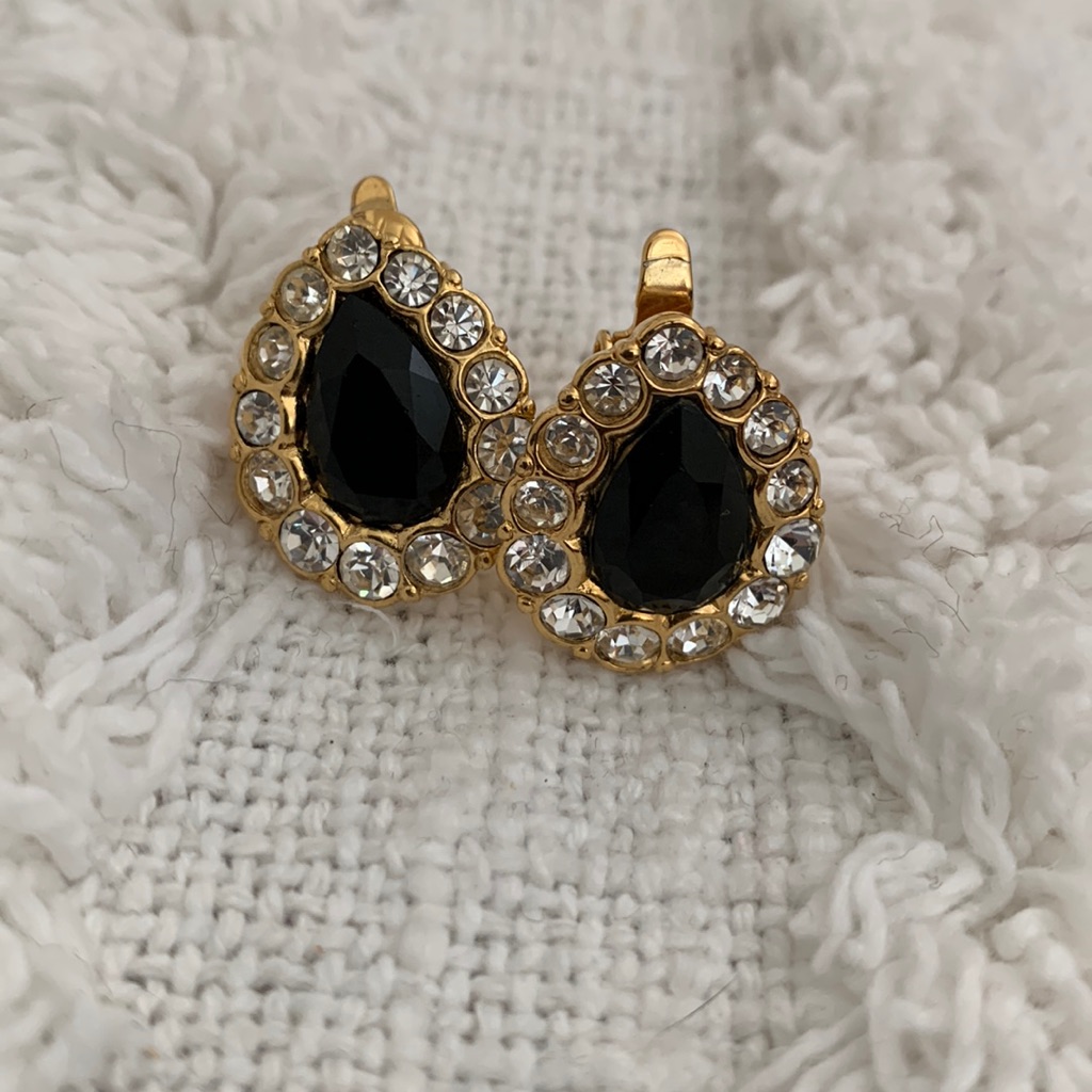 Vintage Trifari Earrings 27$